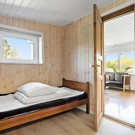 2 Bedroom Beautiful Home In Roslev Dom wakacyjny *